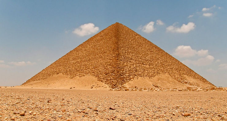 Red pyramid at Dahshur. 9 Different Egyptian Pyramids (That AREN’T The Giza Pyramids) You Need To See